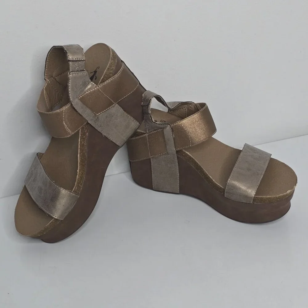 Corkys Sandals Womens‎ US 7 Platform Wedge Ankle Strap Metallic